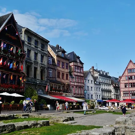 La Voyage Rouen